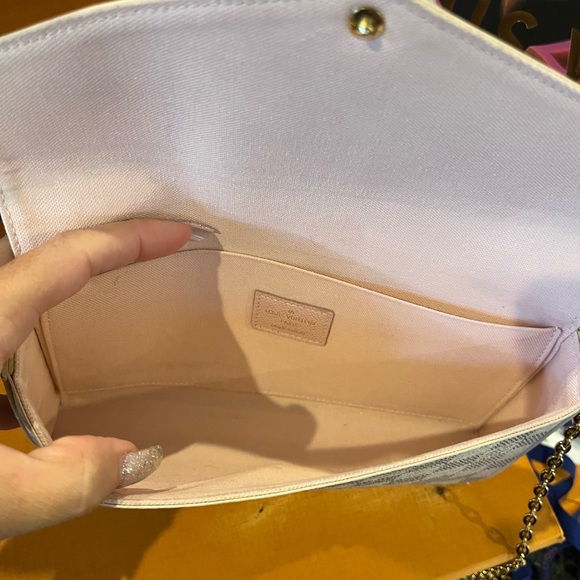 ‼️SOLD‼️ LV FÉLICIE POCHETTE - Picture 15 of 16